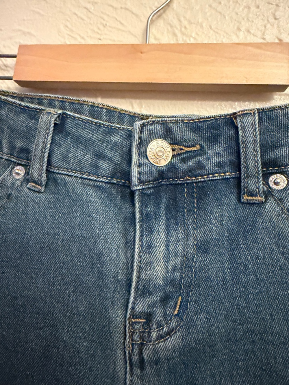 Edikted Denim Shorts - Picture 2 of 7